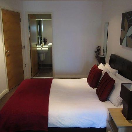 Woodlock Apartments Лийдс Екстериор снимка