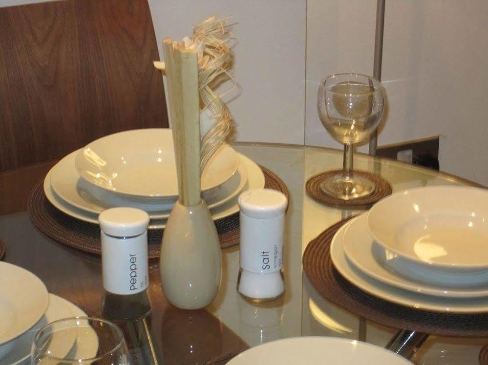 Woodlock Apartments Лийдс Екстериор снимка