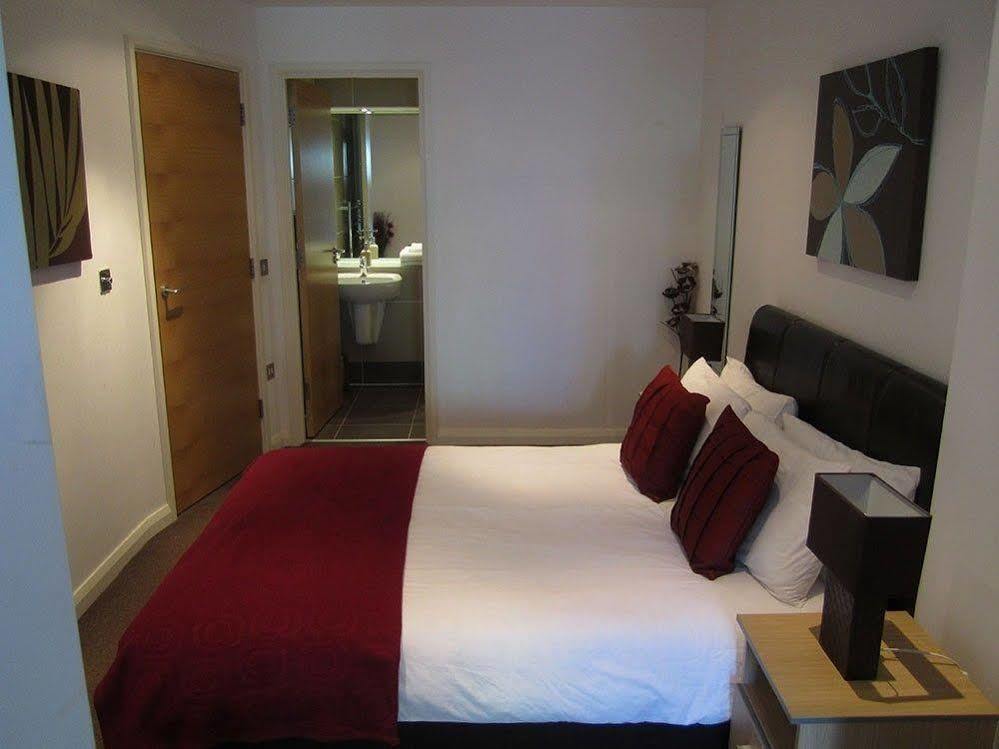 Woodlock Apartments Лийдс Екстериор снимка